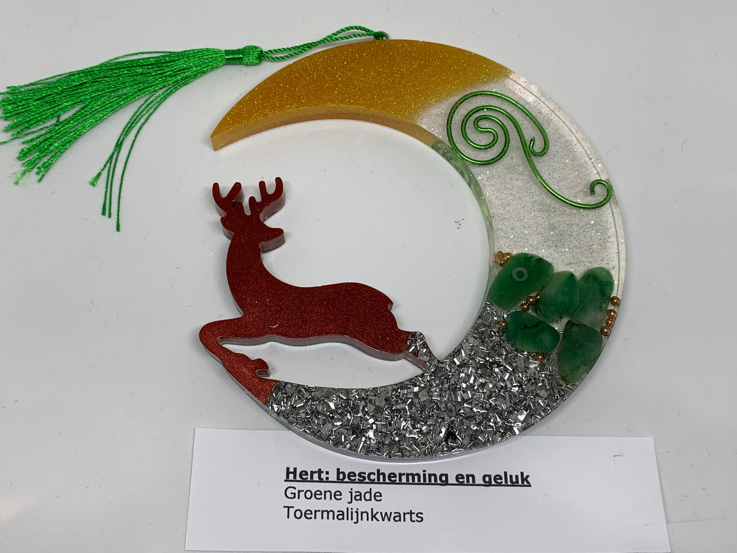 Maanhanger:bescherming en geluk