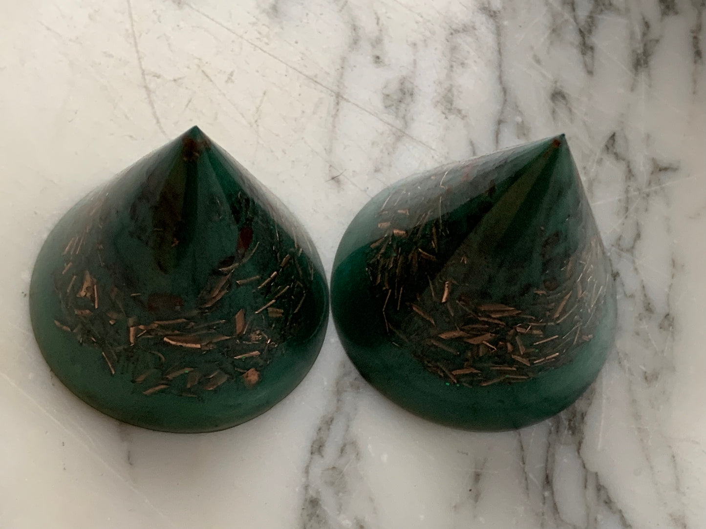 Gaia Orgonite Kegel – Harmonie met de aarde 🌱