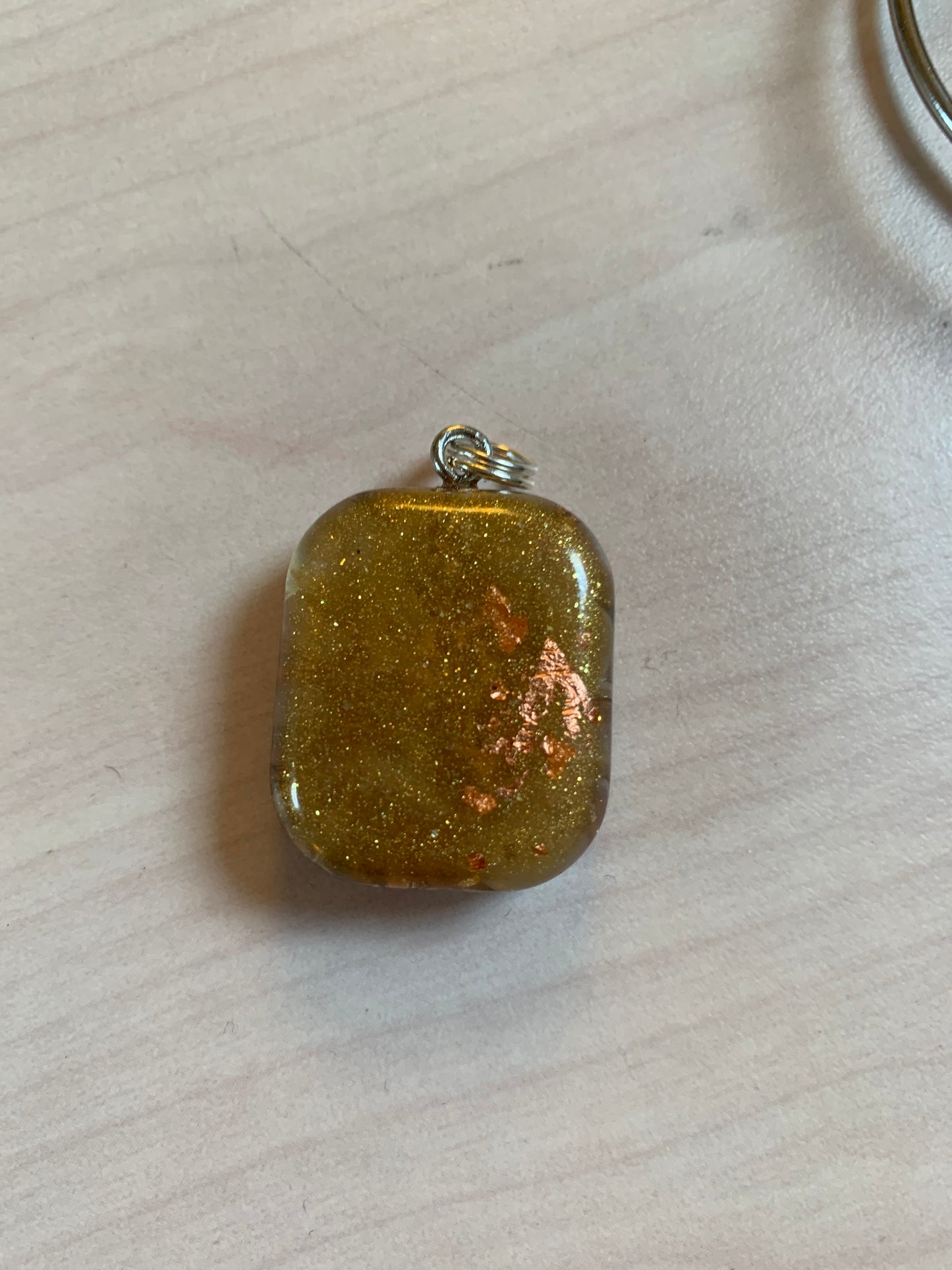 Hanger:' sunshine luxe'