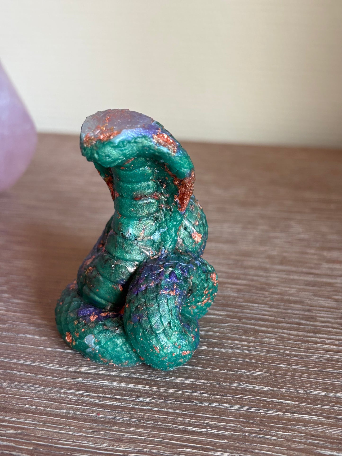 🐍 Orgonite Slang – Wijsheid van Transformatie, cobra groen