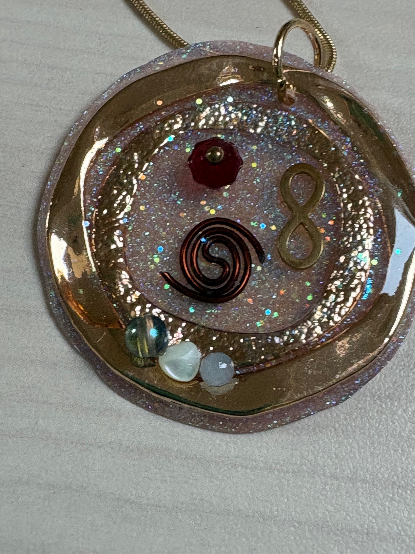 Oneindige essentie, wit + goud