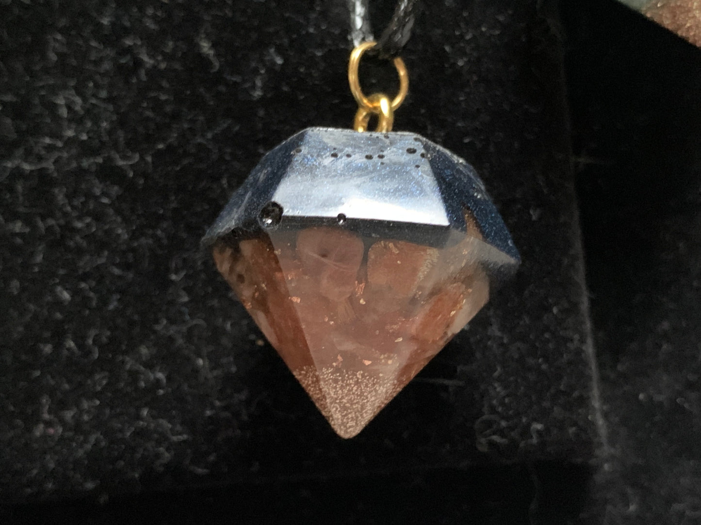 Orgonite pendel:zonnesteen