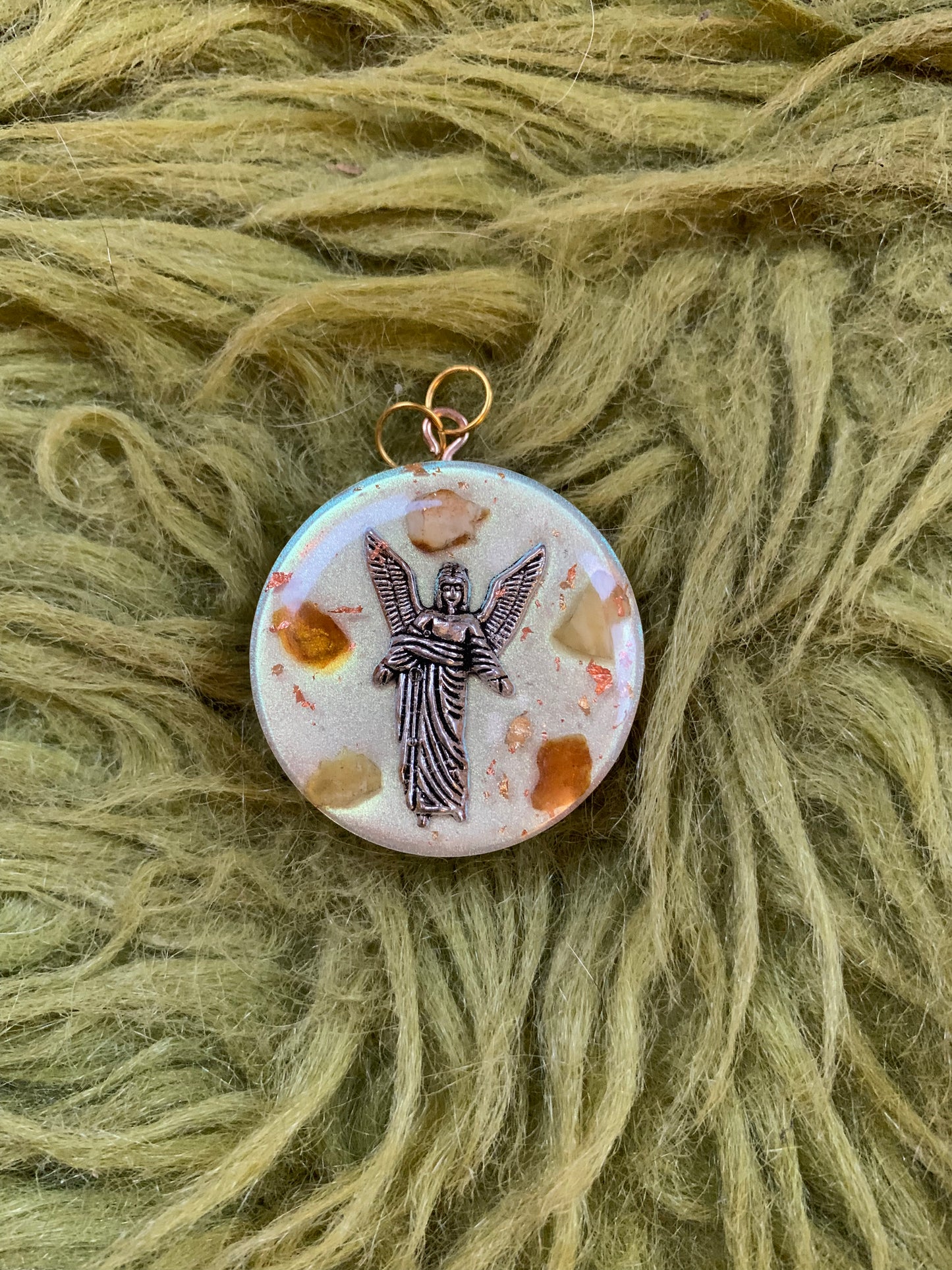 Uriël Orgonite Hanger
