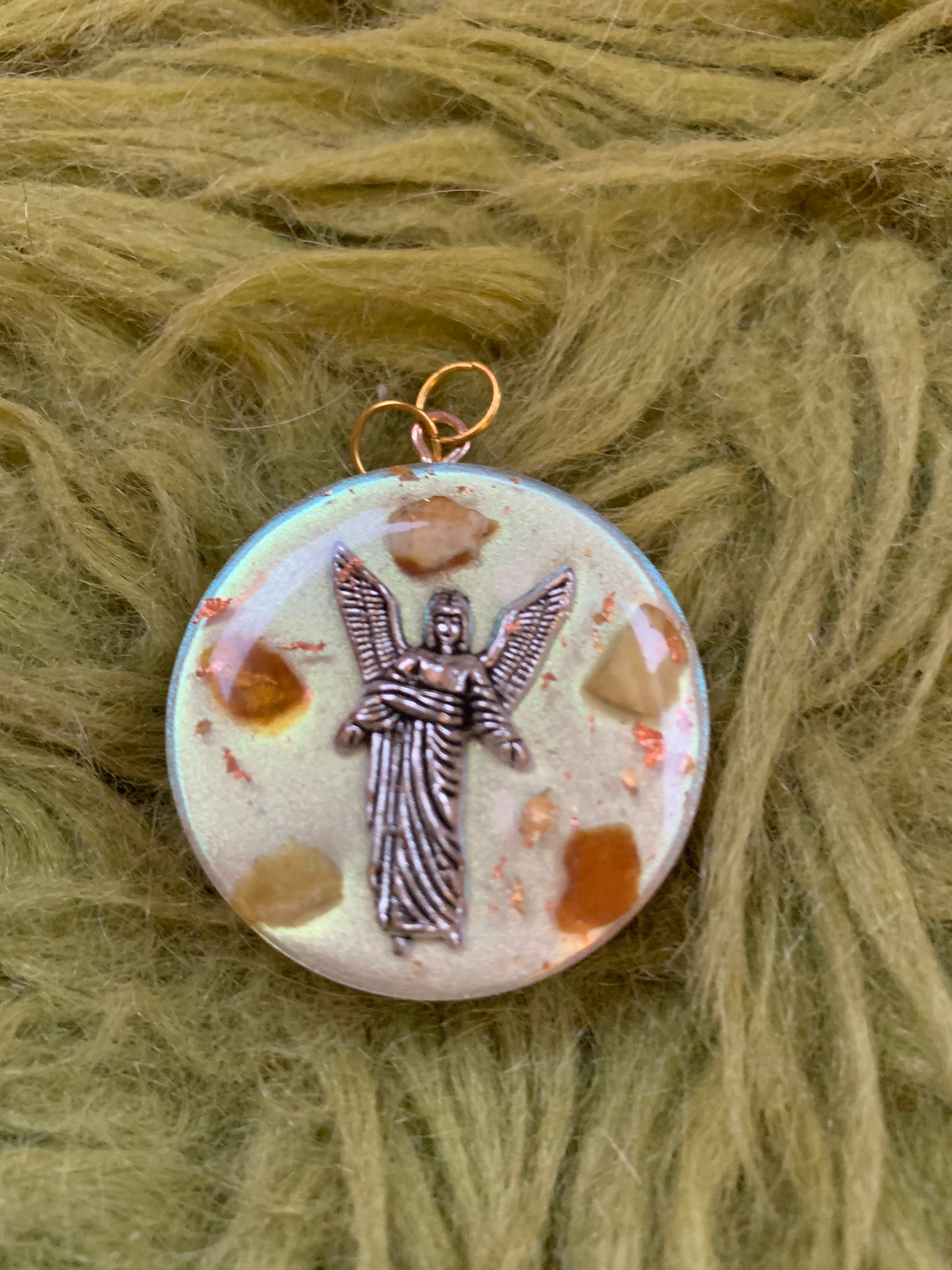 Uriël Orgonite Hanger
