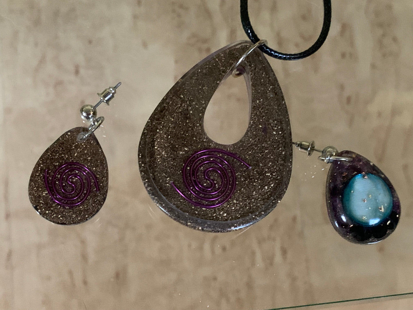 Set: hanger + oorbellen, inspiratie en creativiteit