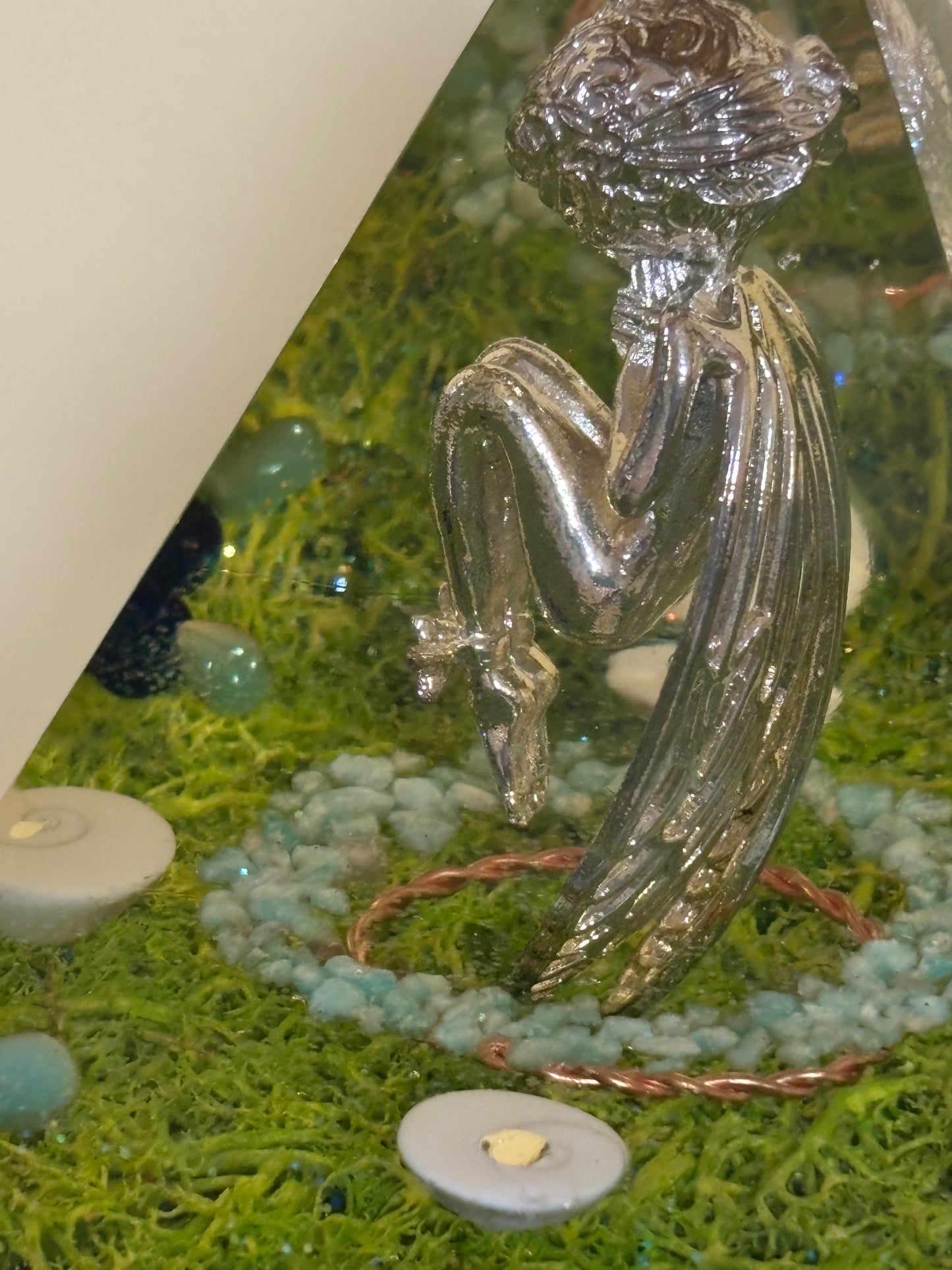 Orgonite Piramide – hartfluistering van de Elf