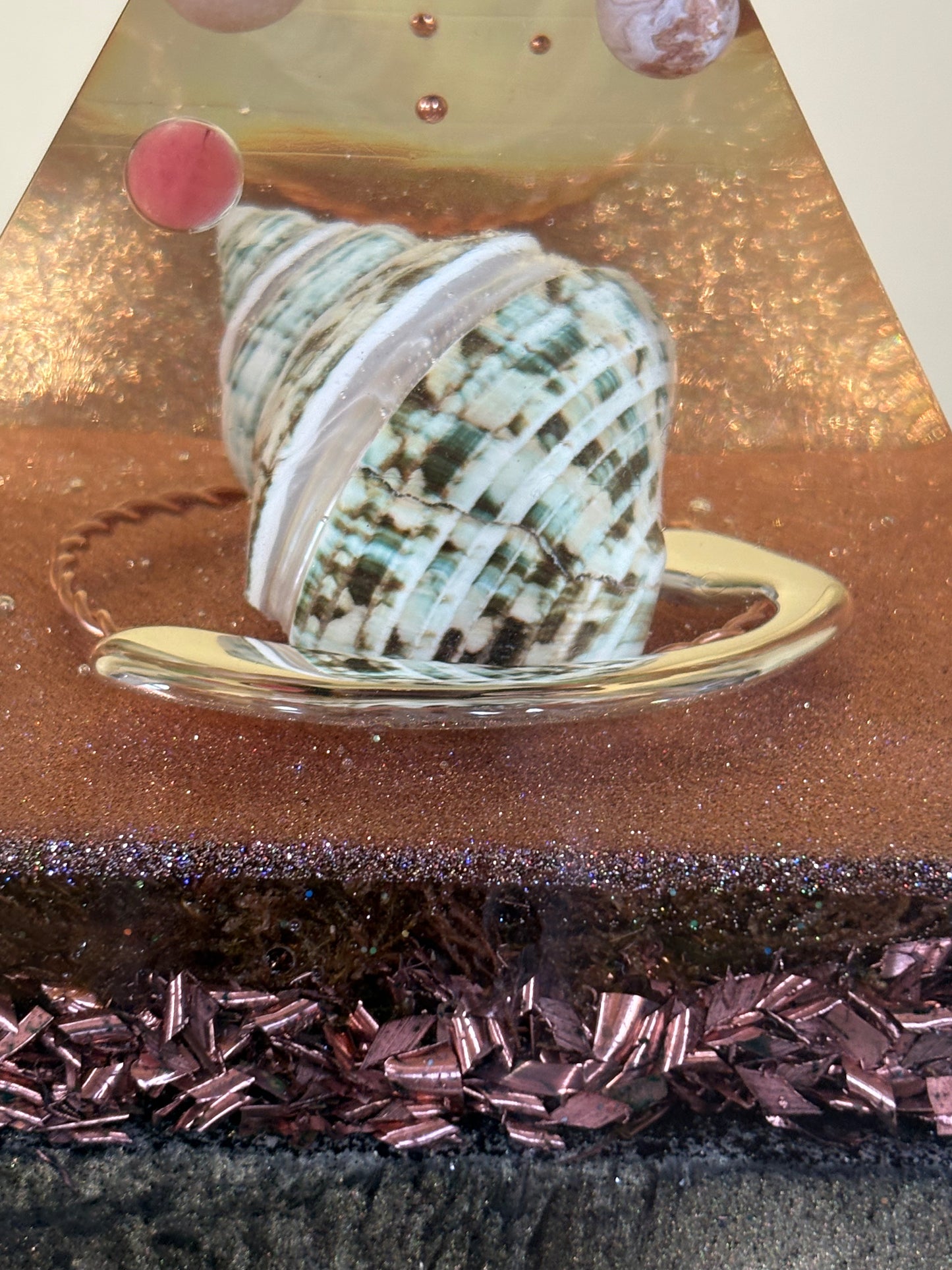 Orgonite Piramide – Kosmische Adem van Rust