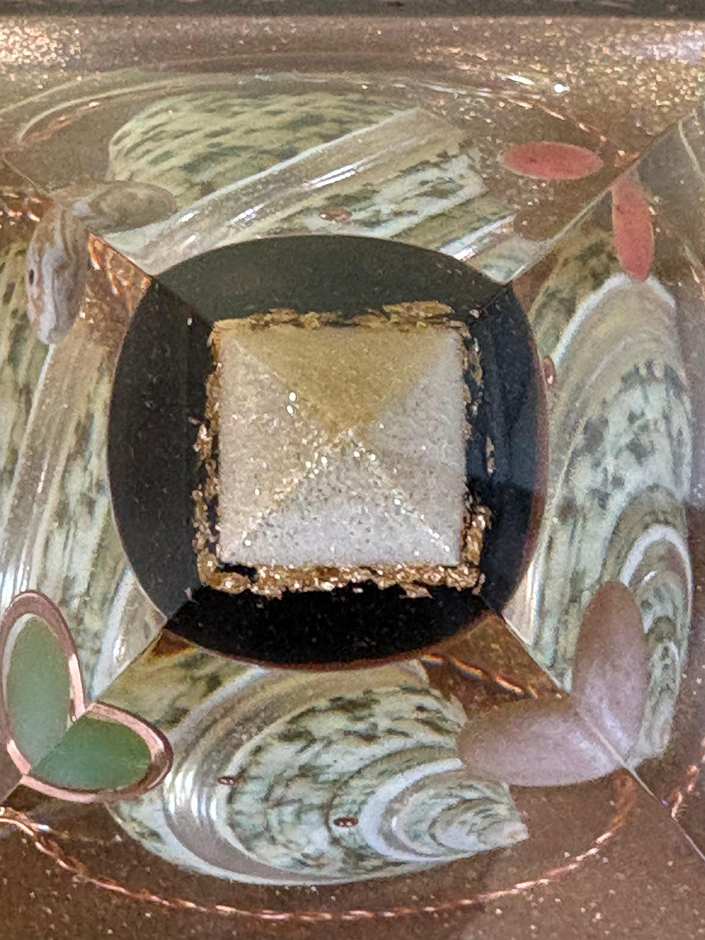 Orgonite Piramide – Kosmische Adem van Rust